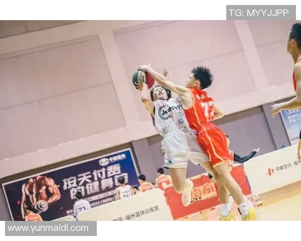 曾凡博：从青涩新星到篮球赛场的璀璨明珠之路探秘