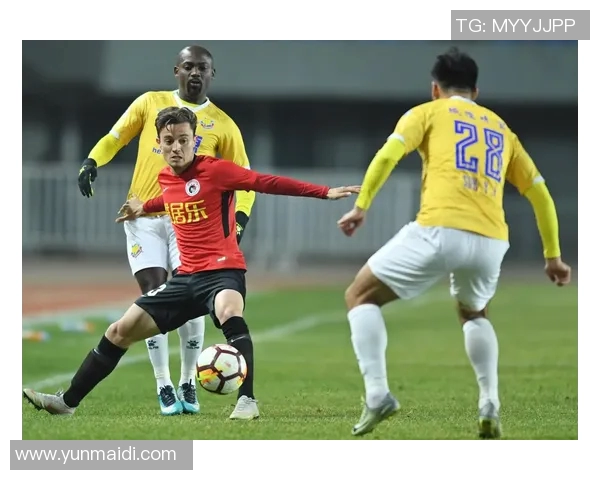 中甲申鑫迎战绿城争夺季后赛资格双方球员全力以赴展现最佳状态